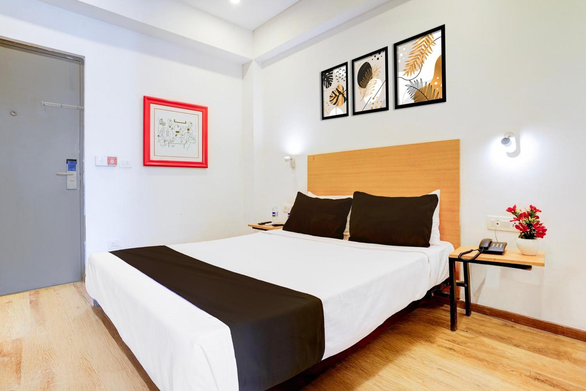 Townhouse Khar The Habitat 호텔 뭄바이 외부 사진